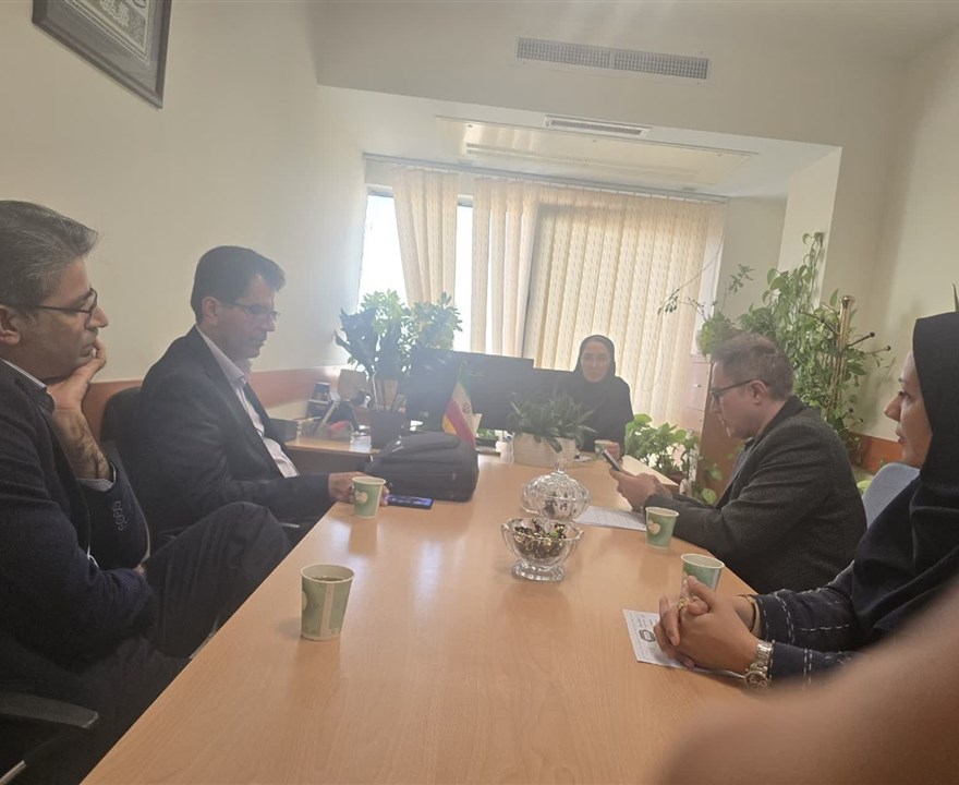 برگزاری جلسه با مدیر فناوری وزارت بهداشت با حضور مهندس بنی اسدی، دکتر سرگزی، دکتر امینی و دکتر دهقان